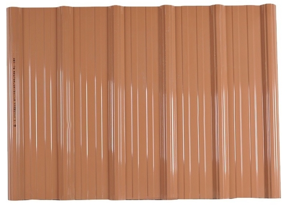 Tuiles de toit en plastique imperméables de PVC de forme ondulée avec la largeur des accessoires 1130mm